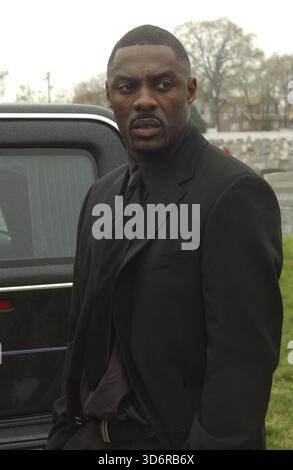 IDRIS ELBA in THE WIRE (2002), Regie führte CLARK JOHNSON, TIMOTHY VAN PATTEN und JOE CHAPPELLE. Saison 2x7. KREDIT: BLOWN DEADLINE PRODUKTIONEN/HEIMKASSE/ALBUM Stockfoto
