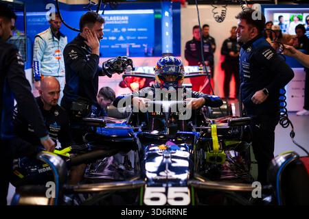 Paradies, Etats Unis. November 2025. SAINZ Carlos (Spa), Williams Racing FW47, Porträt während des Formel-1-Grand Prix 2025 von Las Vegas, 22. Runde der FIA Formel-1-Weltmeisterschaft 2025 vom 21. Bis 23. November 2025 auf dem Las Vegas Strip Circuit in Paradise, Nevada, USA - Foto Eric Alonso/DPPI Credit: DPPI Media/Alamy Live News Stockfoto