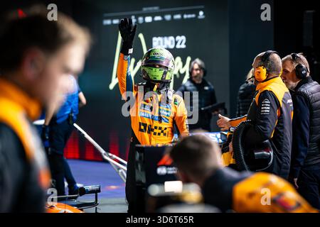 Paradies, Etats Unis. November 2025. NORRIS Lando (gbr), McLaren F1 Team MCL39, Porträt während des Formel-1-Grand Prix von Las Vegas 2025, 22. Runde der FIA Formel-1-Weltmeisterschaft 2025 vom 21. Bis 23. November 2025 auf dem Las Vegas Strip Circuit in Paradise, Nevada, USA - Foto André Ferreira/DPPI Credit: DPPI Media/Alamy Live News Stockfoto