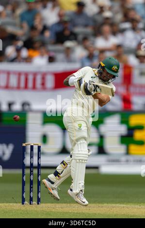 Perth, Australien. November 2025. Jake Weatherald aus Australien spielt beim NRMA Insurance Ashes First Test Day 2 Australien gegen England im Optus Stadium, Perth, Australien, 22. November 2025 (Foto: Santanu Banik/News Images) *** GER AUT SUI OUT *** in Perth, Australien am 22. November 2025. (Foto: Santanu Banik/News Images/SIPA USA) Credit: SIPA USA/Alamy Live News Stockfoto