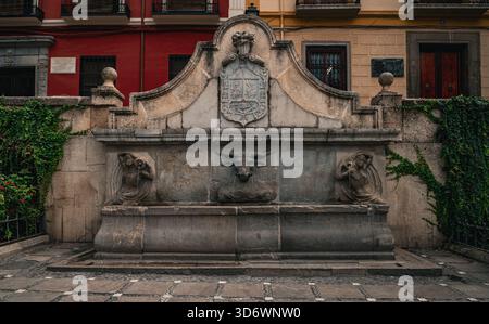 Der Brunnen „Pilar del Toro“ in Granada, Spanien, aus der Renaissance Stockfoto