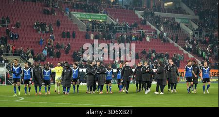 Team HSV Hamburg nach dem Spiel FC Augsburg, 22. November 2025, Fußball, Bundesliga, FC Augsburg - HSV Hamburg Stockfoto