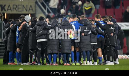 Team HSV Hamburg nach dem Spiel, Trainer Merlin Polzin (HSV Hamburg) FC Augsburg, 22. November 2025, Fußball, Bundesliga, FC Augsburg - HSV Hamburg Stockfoto