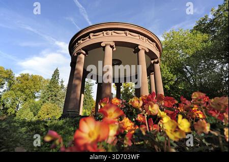 Elisabethenbrunnen, ein Brunnen im Kurgarten, Kurort Bad Homburg vor der Hoehe, Landkreis Hochtaunus, Hessen, Deutschland Stockfoto