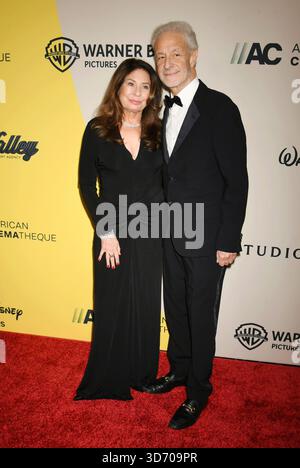 BEVERLY HILLS, KALIFORNIEN - 20. NOVEMBER: Paula Wagner und Rick Nicita, Chairman, Board of Directors, American Cinematheque bei der 39th American Stockfoto