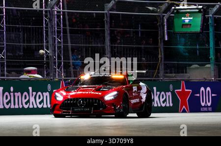 Paradies, Etats Unis. November 2025. FIA Mercedes-AMG GT Black Series Safety Car während des Formel-1-Grand Prix von Las Vegas 2025, 22. Runde der FIA Formel-1-Weltmeisterschaft 2025 vom 21. Bis 23. November 2025 auf dem Las Vegas Strip Circuit in Paradise, Nevada, USA - Foto DPPI Credit: DPPI Media/Alamy Live News Stockfoto