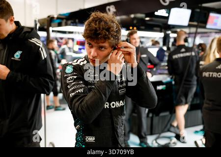 Paradies, Etats Unis. November 2025. KIMI ANTONELLI Andrea (ita), Mercedes AMG F1 Team W16, Porträt während des Formel-1-Grand Prix von Las Vegas 2025, 22. Runde der FIA Formel-1-Weltmeisterschaft 2025 vom 21. Bis 23. November 2025 auf dem Las Vegas Strip Circuit in Paradise, Nevada, USA - Foto DPPI Credit: DPPI Media/Alamy Live News Stockfoto