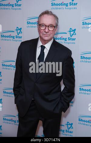 London, Großbritannien. November 2025. Neil Pearson sah beim Shooting Star Ball zu Hilfe des Shooting Star Children's Hospices im Royal Lancaster Hotel. (Foto: Brett Cove/SOPA Images/SIPA USA) Credit: SIPA USA/Alamy Live News Stockfoto