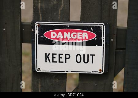 Waiotapu Thermal Wonderland Dangerous Hold Weathered Warning Zaunschild Stockfoto