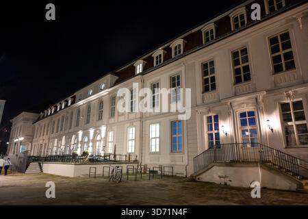 Palais Populaire, Prinzessinnenpalais, unter den Linden, Bebelplatz, Mitte, Berlin, Deutschland *** Palais Populaire, Prinzessinnenpalais, unter den Linden, Bebelplatz, Mitte, Berlin, Deutschland Stockfoto
