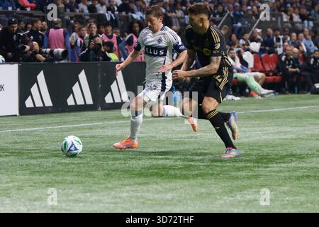 VANCOUVER, BC - 22. NOVEMBER: Mittelfeldspieler Ryan Gauld (25) von Vancouver Whitecaps FC in Aktion während des Halbfinalspiels von MLS West zwischen Vancouver Whitecaps FC und LAFC am BC Place am 22. November 2025 in Vancouver, Kanada. (Foto: Tomaz Jr/Pximages) Credit: PX Images/Alamy Live News Stockfoto
