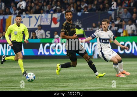 VANCOUVER, BC - 22. NOVEMBER: Mittelfeldspieler Ryan Gauld (25) von Vancouver Whitecaps FC in Aktion während des Halbfinalspiels von MLS West zwischen Vancouver Whitecaps FC und LAFC am BC Place am 22. November 2025 in Vancouver, Kanada. (Foto: Tomaz Jr/Pximages) Credit: PX Images/Alamy Live News Stockfoto