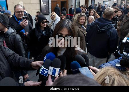 Mailand, Italien. November 2025. Nella foto Ambra Angiolini Milano - Italia - Cronaca Domenica, 23. November 2025 (Foto di Marco Ottico/Lapresse) Kapelle der Ruhe Ornella Vanoni Mailand - Italien - Nachrichten Sonntag, 23. November 2025 (Foto: Marco Ottico/Lapresse) Credit: LaPresse/Alamy Live News Stockfoto