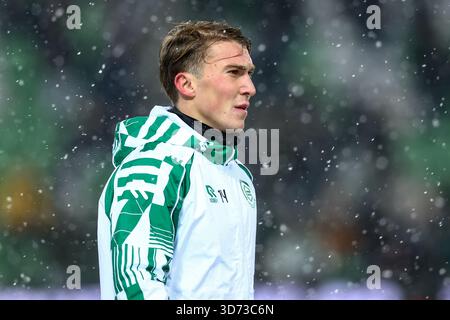 Groningen, Niederlande. November 2025. GRONINGEN, NIEDERLANDE - 23. NOVEMBER: Jorg Schreuders vom FC Groningen sieht beim niederländischen Eredivisie-Spiel zwischen FC Groningen und PEC Zwolle im Stadion Euroborg am 23. November 2025 in Groningen, Niederlande, an. (Foto: Pieter van der Woude/Orange Pictures) Credit: Orange Pics BV/Alamy Live News Stockfoto