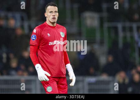 Groningen, Niederlande. November 2025. GRONINGEN, 23-11-2025, Stadion Euroborg, Saison 2025/2026, niederländischer Eredivisie Football, Spiel zwischen FC Groningen und PEC Zwolle, Foto zeigt FC Groningen Torhüter Etienne Vaessen Credit: Pro Shots/Alamy Live News Stockfoto