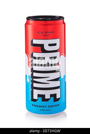 LONDON, UK - 28. SEPTEMBER 2025: Prime Ice Pop Energy Drink in Aluminiumdose auf weiß. Stockfoto