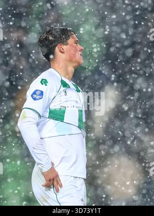 Groningen, Niederlande. November 2025. GRONINGEN, NIEDERLANDE - 23. NOVEMBER: Thom van Bergen vom FC Groningen ist beim niederländischen Eredivisie-Spiel zwischen dem FC Groningen und PEC Zwolle am 23. November 2025 im Stadion Euroborg enttäuscht. (Foto: Pieter van der Woude/Orange Pictures) Credit: Orange Pics BV/Alamy Live News Stockfoto