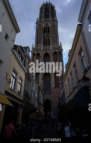 Utrecht, Niederlande - 30. August 2025 - der Dom ist das Wahrzeichen von Utrecht und der höchste Kirchturm der Niederlande Stockfoto