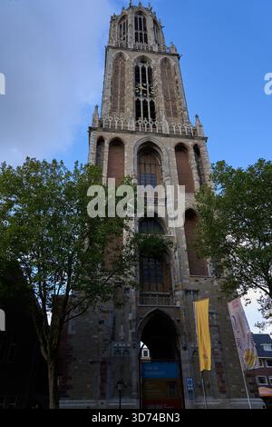 Utrecht, Niederlande - 30. August 2025 - der Dom ist das Wahrzeichen von Utrecht und der höchste Kirchturm der Niederlande Stockfoto