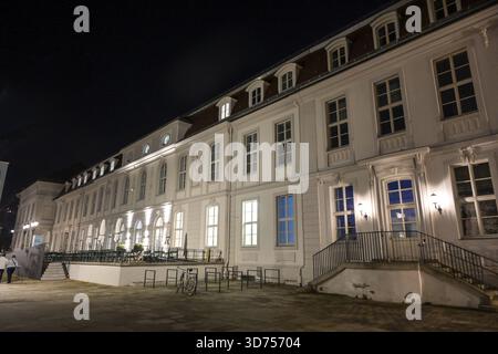 Palais Populaire, Prinzessinnenpalais, unter den Linden, Bebelplatz, Mitte, Berlin, Deutschland Stockfoto