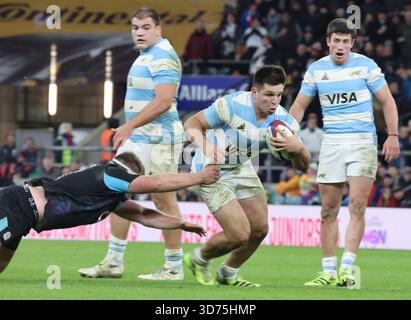 London, Großbritannien. 23. November 2025. Fair Piccardo von Argentinien in Aktion während des Spiels der Quilter Nations Series zwischen England und Argentinien im Allianz Stadium, Twickenham, London am 23. November 2025 Credit: Action Foto Sport/Alamy Live News Stockfoto