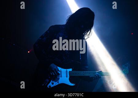 November: 2025. Zagreb, Kroatien, Vereinigtes Königreich. - Idylle Szenen der Bühnenaufführung von Mono, einer japanischen Instrumentalband Stockfoto