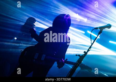 November: 2025. Zagreb, Kroatien, Vereinigtes Königreich. - Idylle Szenen der Bühnenaufführung von Mono, einer japanischen Instrumentalband Stockfoto