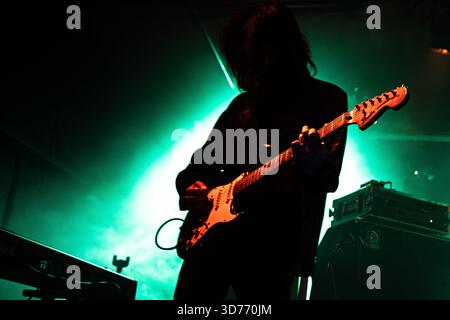 November: 2025. Zagreb, Kroatien, Vereinigtes Königreich. - Idylle Szenen der Bühnenaufführung von Mono, einer japanischen Instrumentalband Stockfoto