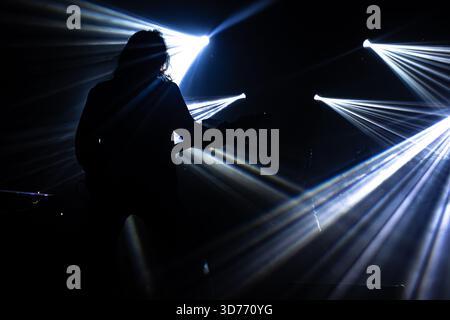 November: 2025. Zagreb, Kroatien, Vereinigtes Königreich. - Idylle Szenen der Bühnenaufführung von Mono, einer japanischen Instrumentalband Stockfoto