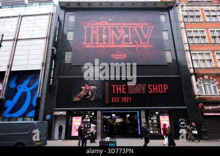 Oxford Street, London, Großbritannien. November 2025. Stranger Things Staffel 5, HMV Store Promotion für die letzte Saison ab 26. November. Quelle: Matthew Chattle/Alamy Live News Stockfoto