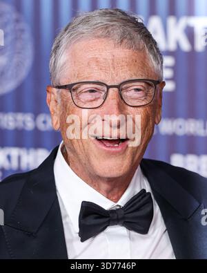 (DATEI) Bill Gates wird 70 Jahre alt. Bill Gates, der legendäre Mitbegründer von Microsoft, wurde am 28. Oktober 2025 70 Jahre alt. LOS ANGELES, KALIFORNIEN, USA – 13. APRIL: Der amerikanische Unternehmer, Philanthrope und Mitbegründer von Microsoft Bill Gates (William Henry Gates III) kommt am 13. April 2024 zur 10. Jährlichen Breakthrough Prize-Zeremonie im Academy Museum of Motion Pictures in Los Angeles, Kalifornien, USA. (Foto: Xavier Collin/Image Press Agency) Stockfoto