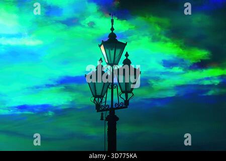 Lampenstandard Während Bolton Put Big Light Auf Dem Public Festival Stockfoto
