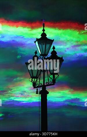 Lampenstandard Während Bolton Put Big Light Auf Dem Public Festival Stockfoto