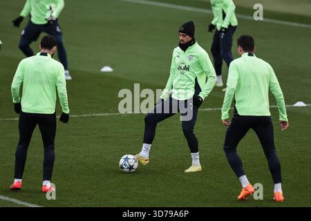 Manchester, Großbritannien. November 2025. Tijjani Reijnders von Manchester City während des Trainings zur UEFA Champions League am 5. Spieltag von 8 Manchester City gegen Bayer 04 Leverkusen auf dem Etihad Campus, Manchester, Vereinigtes Königreich, 24. November 2025 (Foto: Mark Cosgrove/News Images) *** GER AUT SUI OUT *** in Manchester, Vereinigtes Königreich am 24.11.2025. (Foto: Mark Cosgrove/News Images/SIPA USA) Credit: SIPA USA/Alamy Live News Stockfoto