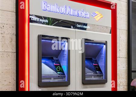 Geldautomat der Bank of America mit Touchscreen Stockfoto