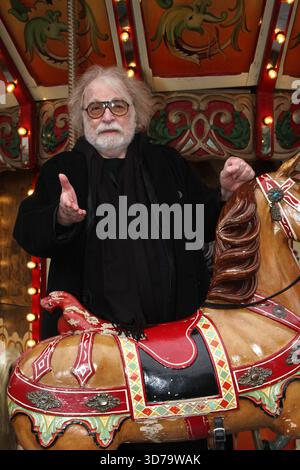 Bernhard Paul bei der Weihnachtsmarktöffnung am Rathausmarkt am 24. November 2025 in Hamburg Roncalli Weihnachtsmarkt am Rathausmarkt in Hamburg *** Bernhard Paul bei der Weihnachtsmarktöffnung am Rathausmarkt am 24. November 2025 in Hamburg Roncalli Weihnachtsmarkt am Rathausmarkt in Hamburg, Deutschland Stockfoto