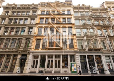New York City, NY, USA: Klassische Architektur aus dem 19. Jahrhundert in Soho. Stockfoto