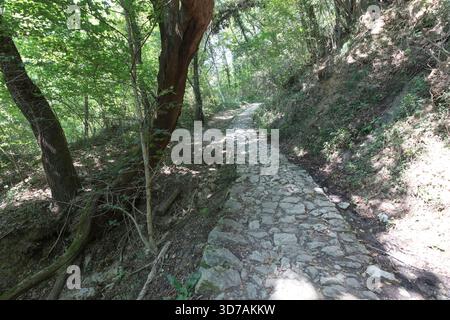 Ein Blick auf den Wanderweg in Marostica, Italien Stockfoto