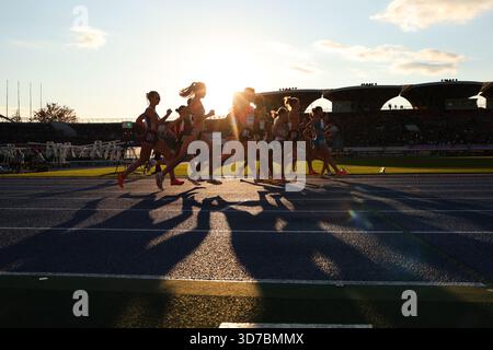 Allgemeine Ansicht, 19. NOVEMBER 2025 - Leichtathletik : 1500-m-Finale der Frauen während TOKIO 2025 DEAFLYMPICS im Komazawa Olympic Park General Sports Ground in Tokio, Japan. (Foto: Yohei Osada/AFLO SPORT) Stockfoto