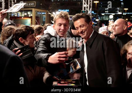 Hugh Jackman bei der Europapremiere des Kinofilms Song Sung Blue im Zoo Palast. Berlin, 19.11.2025 Foto:XS.xGabschx/xFuturexImagex sung 5106 Stockfoto