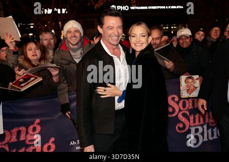 Hugh Jackman und Kate Hudson bei der Europapremiere des Kinofilms Song Sung Blue im Zoo Palast. Berlin, 19.11.2025 Foto:XS.xGabschx/xFuturexImagex sung 5102 Stockfoto