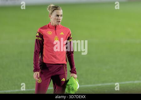 24. November 2025, Hessen, Frankfurt/Main: Fußball, Frauen: Medientraining der Nationalmannschaft. Laura Freigang (Deutschland). Foto: Jürgen Kessler/dpa Stockfoto