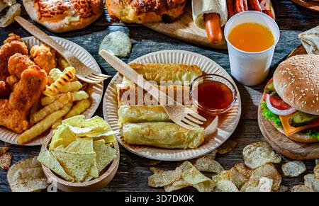 Lebensmittel, die das Krebsrisiko erhöhen. Junk Food. Stockfoto