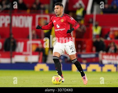 Manchester, Großbritannien. November 2025. Casemiro von Manchester United während des Spiels Manchester United gegen Everton Premier League in Old Trafford, Manchester. Der Bildnachweis sollte lauten: Andrew Yates/Sportimage Credit: Sportimage Ltd/Alamy Live News Stockfoto