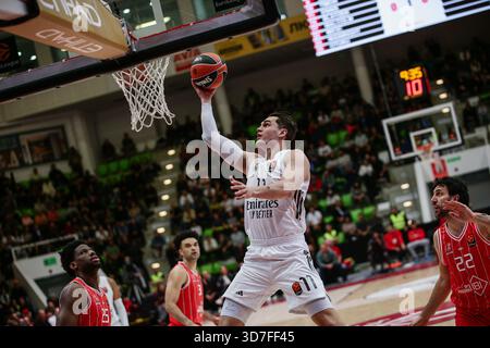 Botevgrad, Bulgarien. November 2025. Mario Hezonja von Real Madrid in Aktion während des Euroleague-Spiels zwischen Hapoel IBI Tel Aviv und Real Madrid - Arena Botevgrad in Botevgrad, Bulgarien am 25. November 2025 Credit: Independent Photo Agency/Alamy Live News Stockfoto