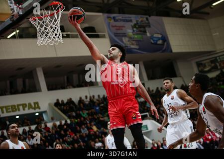 Botevgrad, Bulgarien. November 2025. Hapoel's Elijah Bryant in Aktion während des Euroleague-Spiels zwischen Hapoel IBI Tel Aviv gegen Real Madrid - Arena Botevgrad, Bulgarien am 25. November 2025 Credit: Independent Photo Agency/Alamy Live News Stockfoto