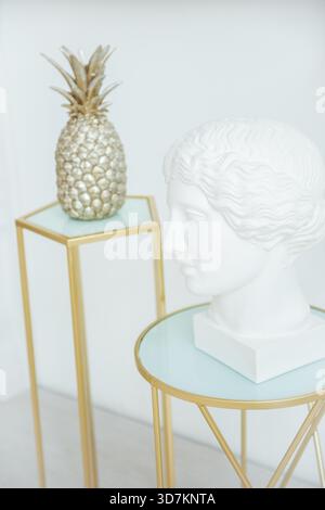 Skulptur des Gipskopfes Venus de Milo im Inneren Stockfoto
