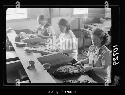 Die Zigarren-Fabrik „de Hoas“ in Kfar ATA [heute Kiryat ATA]. Ein Teil der Sammlung jüdischer Fabriken in Palästina 1939 Stockfoto