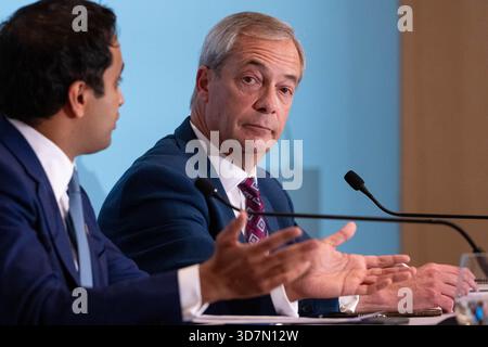 London, England, Großbritannien. November 2025. NIGEL FARAGE, Vorsitzender der Reform UK, bei der Pressekonferenz von Reform UK in Westminster, London, 26. November 2025. (Kreditbild: © Thomas Krych/ZUMA Press Wire) NUR REDAKTIONELLE VERWENDUNG! Nicht für kommerzielle ZWECKE! Stockfoto
