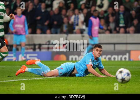 Lisboa, Portugal. November 2025. Nicolo Tresoldi reagiert auf ein Fußballspiel zwischen dem portugiesischen Sporting Clube de Portugal und dem belgischen Club Brugge KV am Mittwoch, den 26. November 2025, in Lisboa, Portugal, am fünften Tag der Liga-Phase des UEFA Champions League-Turniers. BELGA FOTO JOMA GARCIA i GISBERT Credit: Belga Nachrichtenagentur/Alamy Live News Stockfoto